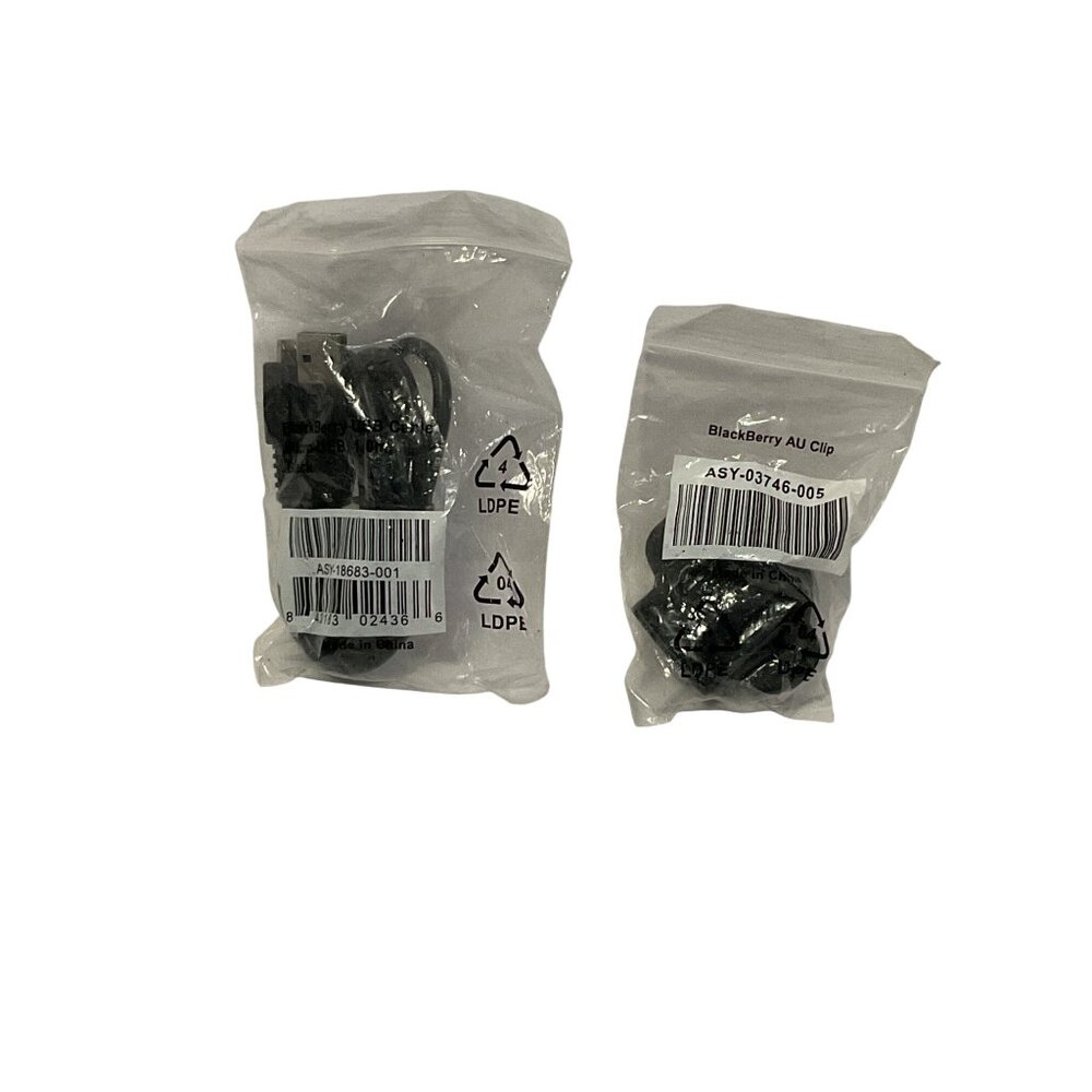 BlackBerry AU Clip & USB Cable MicroUSB 1.0M Black New In Sealed Package